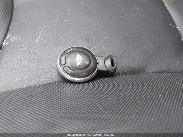 2011 MINI COOPER WMWSU3C5XBT098930 Photo 10