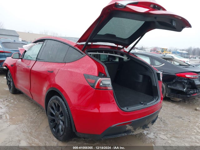 2021 TESLA MODEL Y 5YJYGDEE6MF300014 Photo 2
