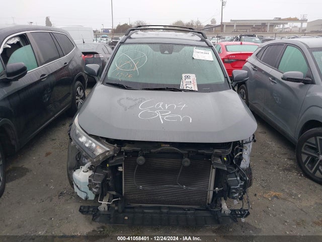 Toyota RAV4 LE 2019 JTMK1RFV1KD514514 Image 13