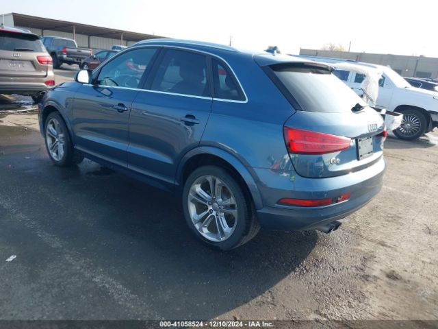 WA1JCCFSXHR010221 Audi Q3 2.0t Premium