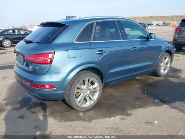 WA1JCCFSXHR010221 Audi Q3 2.0t Premium