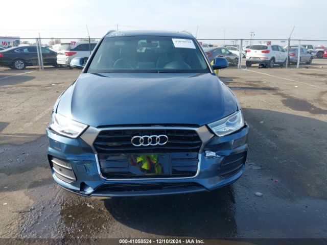 WA1JCCFSXHR010221 Audi Q3 2.0t Premium