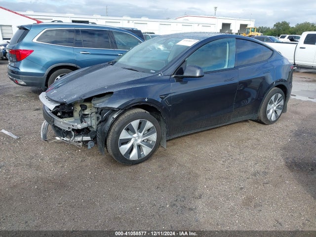 2024 TESLA MODEL Y 7SAYGDED0RF032868 Photo 1
