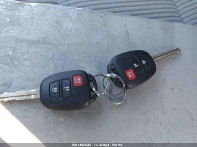 2T3ZFREVXEW127453 Toyota RAV4 LE