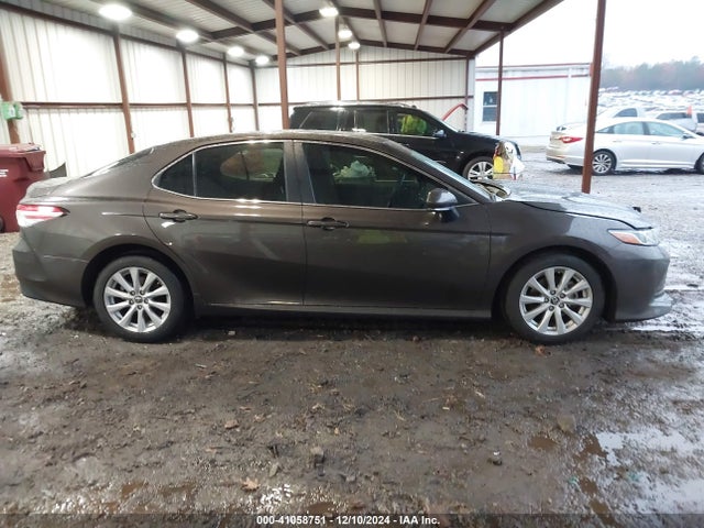 Toyota CAMRY LE 2018 JTNB11HK5J3001352 Image 13