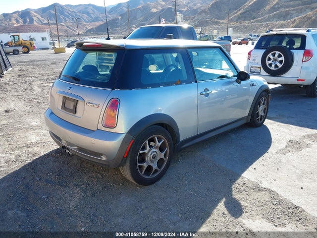 2004 MINI COOPER S WMWRE33464TD78417 Photo 3