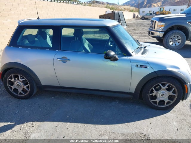 2004 MINI COOPER S WMWRE33464TD78417 Photo 5