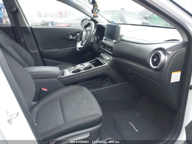 KM8K23AG9NU144576 Hyundai Kona Electric Sel