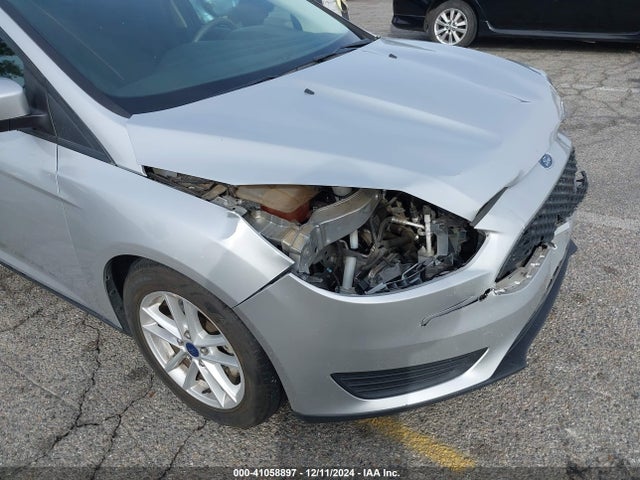 Ford FOCUS SE 2015 1FADP3F23FL205560 Image 18