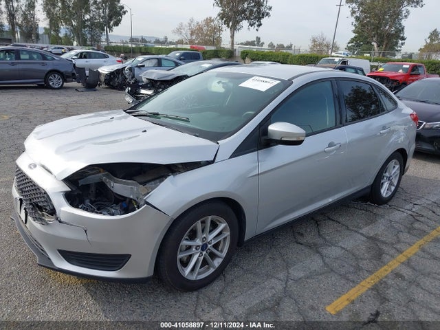 Ford FOCUS SE 2015 1FADP3F23FL205560 Image 2