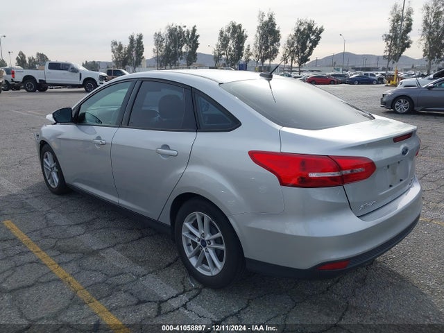Ford FOCUS SE 2015 1FADP3F23FL205560 Image 3