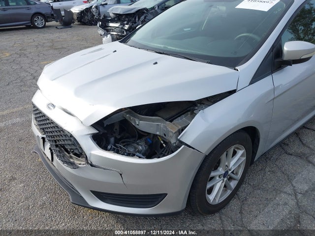 Ford FOCUS SE 2015 1FADP3F23FL205560 Image 6