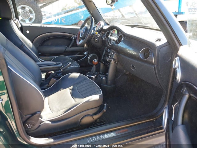 2008 MINI COOPER S WMWRH33538TU81295 Photo 4