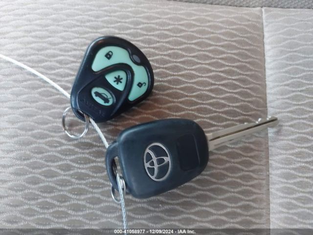 2T1BURHE4FC327937 Toyota Corolla Le Plus