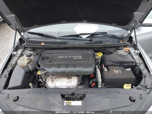 Chrysler 200 Limited 2015 1C3CCCAB3FN702285 Image 10