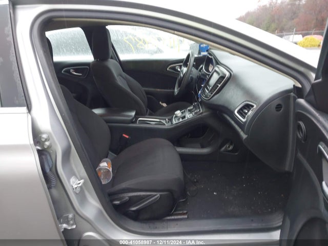 Chrysler 200 Limited 2015 1C3CCCAB3FN702285 Image 5