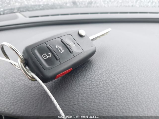 1VWLA7A34KC010668 Volkswagen Passat 2.0t Wolfsburg Edition
