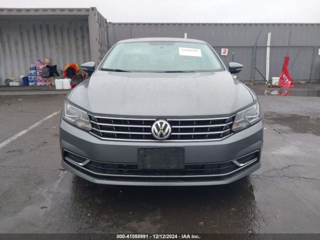 1VWLA7A34KC010668 Volkswagen Passat 2.0t Wolfsburg Edition