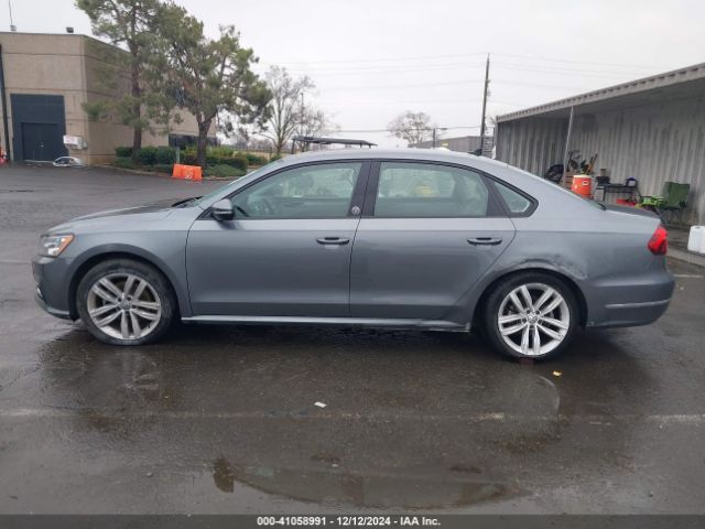 1VWLA7A34KC010668 Volkswagen Passat 2.0t Wolfsburg Edition