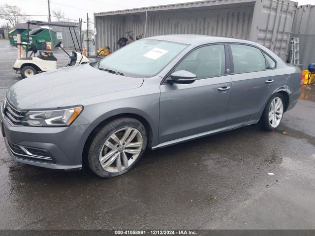 1VWLA7A34KC010668 Volkswagen Passat 2.0t Wolfsburg Edition