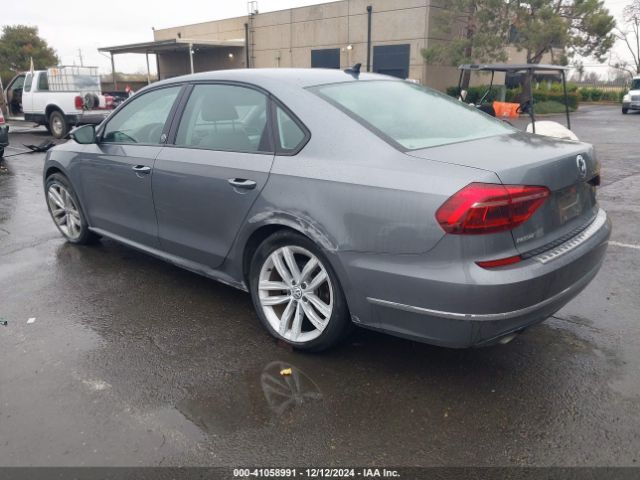 1VWLA7A34KC010668 Volkswagen Passat 2.0t Wolfsburg Edition
