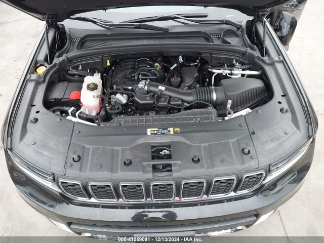 1C4RJKAG7P8816212 Jeep Grand Cherokee L Laredo 4x4