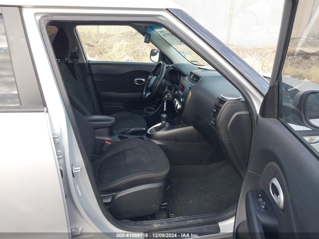 KNDJN2A25E7702413 KIA Soul
