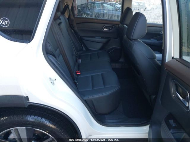 5N1AT3CA8MC754037 Nissan Rogue Sl Fwd