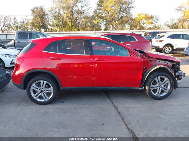 WDCTG4EB4JJ421364 Mercedes-Benz GLA 250