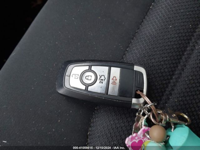 3FA6P0H77JR165624 Ford FUSION SE