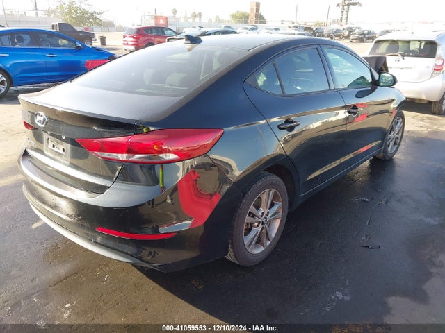 5NPD84LF5JH213984 Hyundai ELANTRA SEL