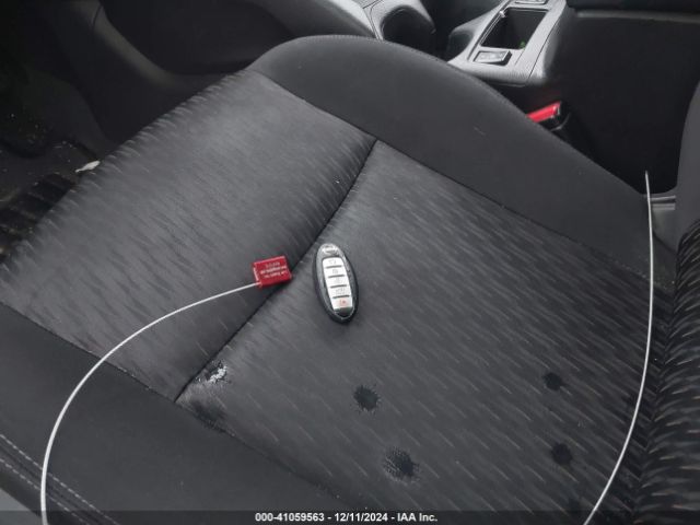 KNMAT2MV8JP614722 Nissan ROGUE SV