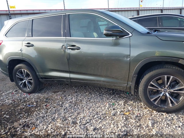 5TDBZRFHXJS888951 Toyota Highlander Le
