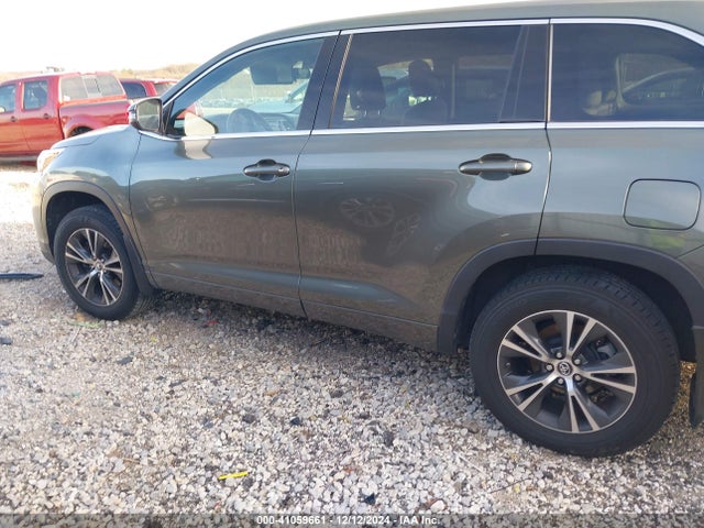 5TDBZRFHXJS888951 Toyota Highlander Le