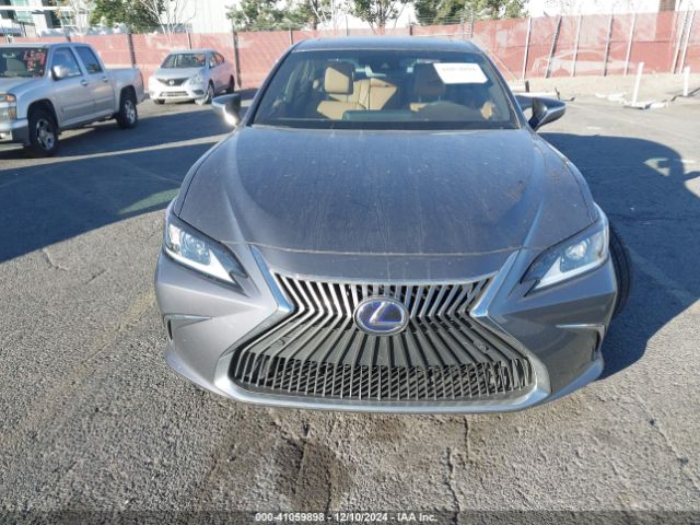 58AD21B10LU010844 Lexus ES 300H