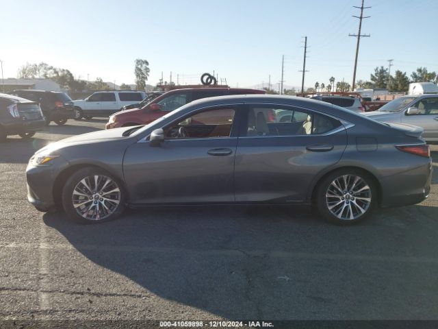 58AD21B10LU010844 Lexus ES 300H