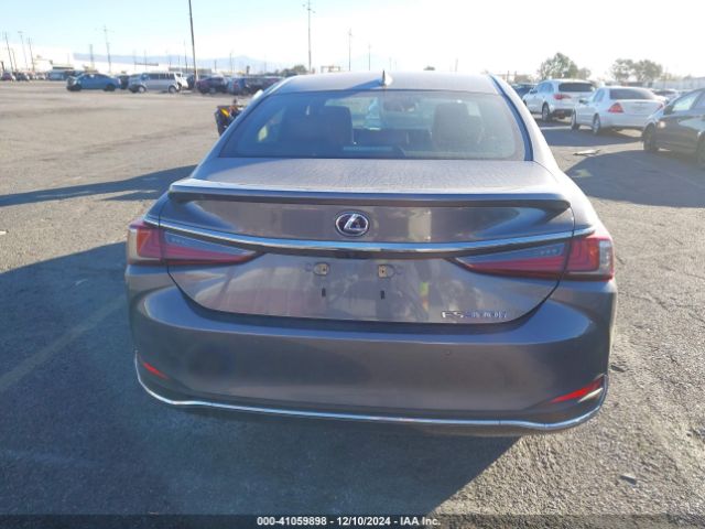 58AD21B10LU010844 Lexus ES 300H