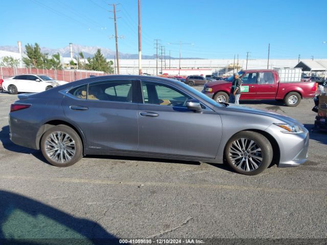 58AD21B10LU010844 Lexus ES 300H