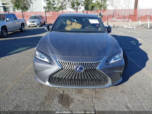 58AD21B10LU010844 Lexus ES 300H