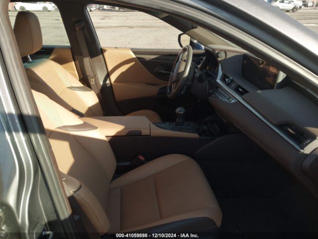 58AD21B10LU010844 Lexus ES 300H