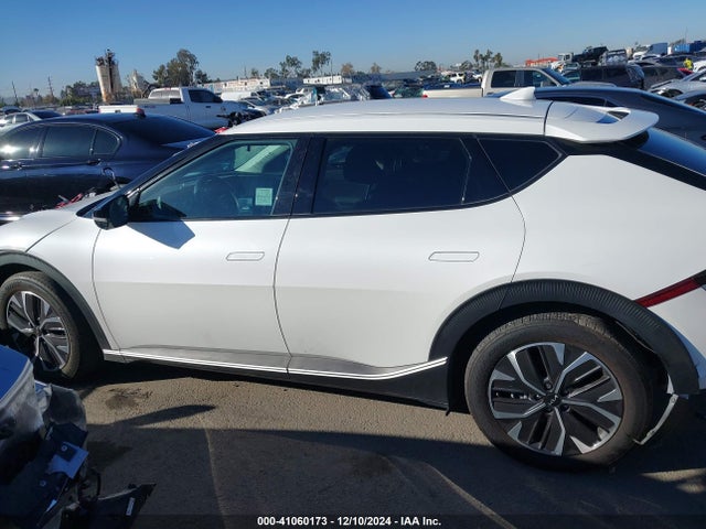 KIA EV6 LIGHT 2023 KNDC34LB8P5608693 Image 14