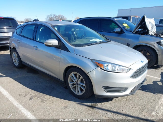 Ford FOCUS SE 2018 1FADP3K29JL210454 Image 1