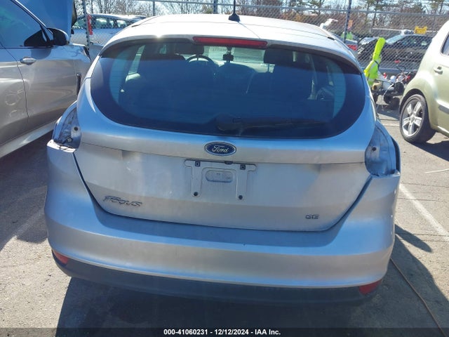 Ford FOCUS SE 2018 1FADP3K29JL210454 Image 16