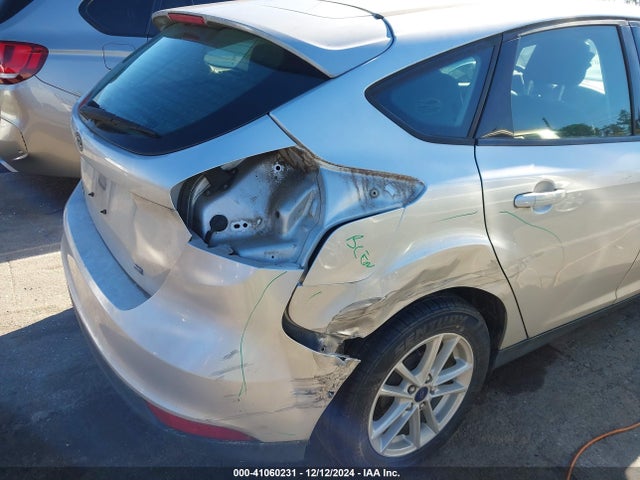Ford FOCUS SE 2018 1FADP3K29JL210454 Image 6