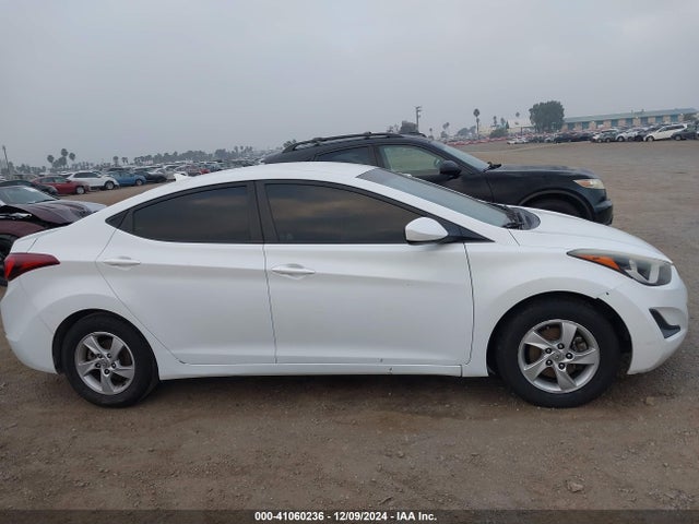 5NPDH4AE2FH564711 Hyundai ELANTRA SE