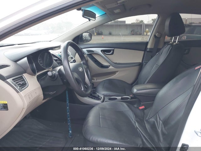 5NPDH4AE2FH564711 Hyundai ELANTRA SE