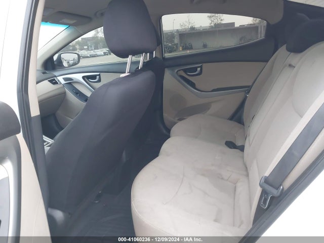 5NPDH4AE2FH564711 Hyundai ELANTRA SE
