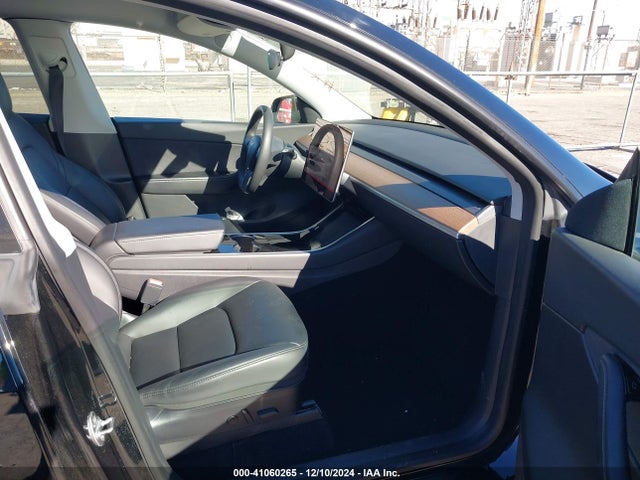 2020 TESLA MODEL Y 5YJYGDEE4LF052263 Photo 4