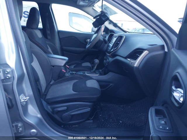 1C4PJMCSXEW220556 Jeep Cherokee Latitude