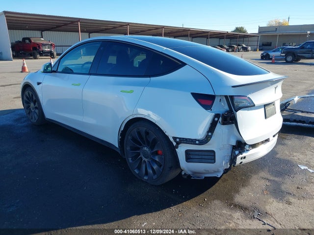 2022 TESLA MODEL Y 7SAYGDEF0NF390807 Photo 2